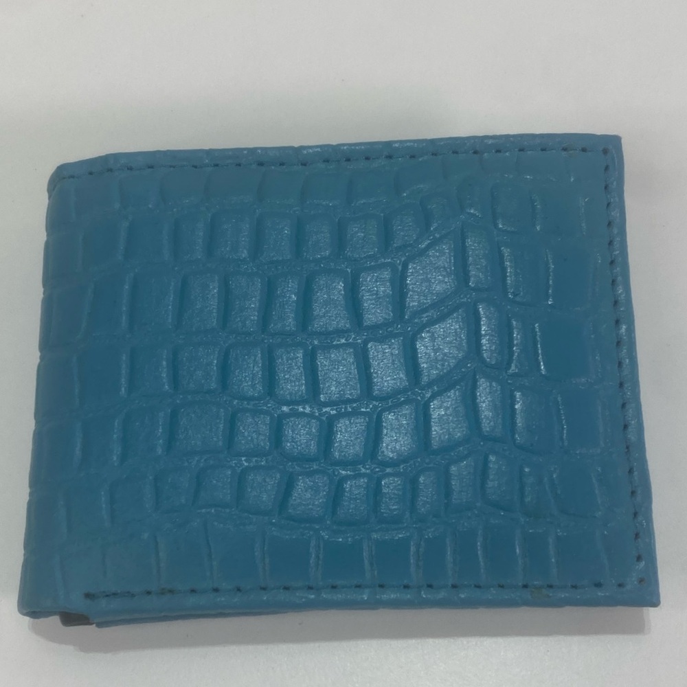 Elegant Blue Crocodile Texture Men's Wallet